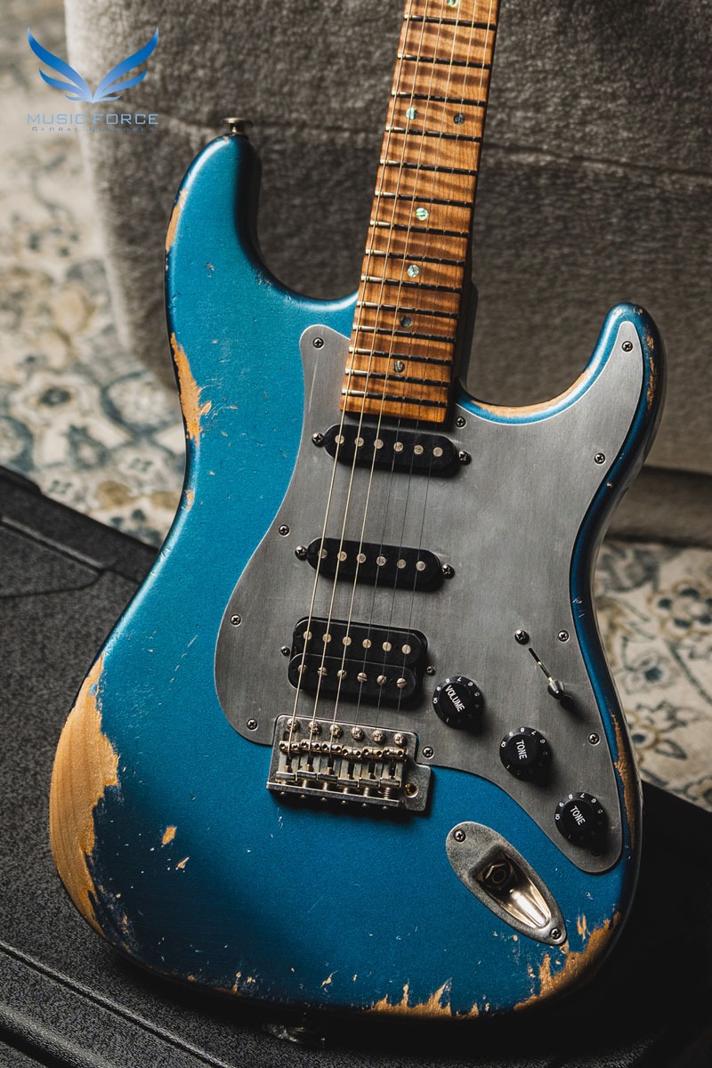 Luxxtone Choppa S Heavy Aging HSS-Lake Placid Blue w/Aluminum Anodized Pickguard, Abalone Inlay &amp; 1-Piece Roasted Flame Maple Neck (2023년산/신품) - 0754