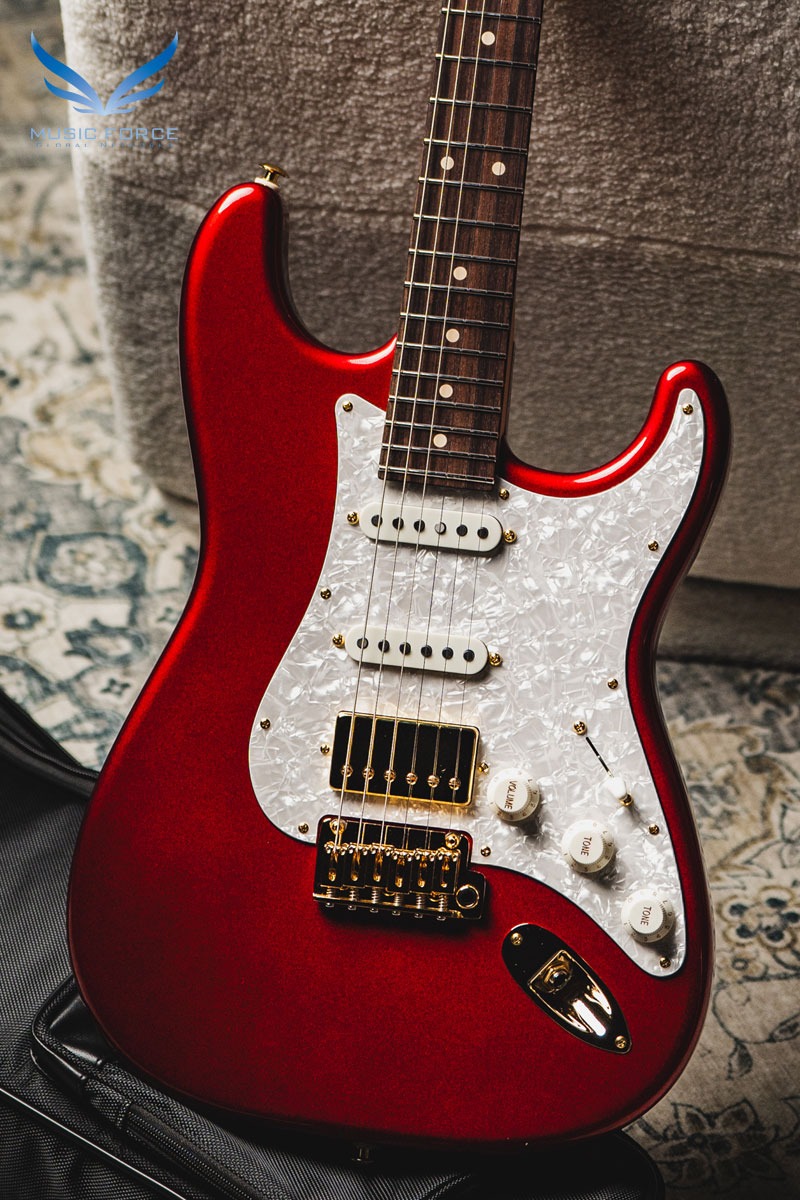 Suhr Classic S Dealer Select Limited Run - Candy Apple Red w/White Pearl Pickguard, Match Painted Headstock, Gold Hardware &amp; SSCII System (2024년산/신품) - 79535
