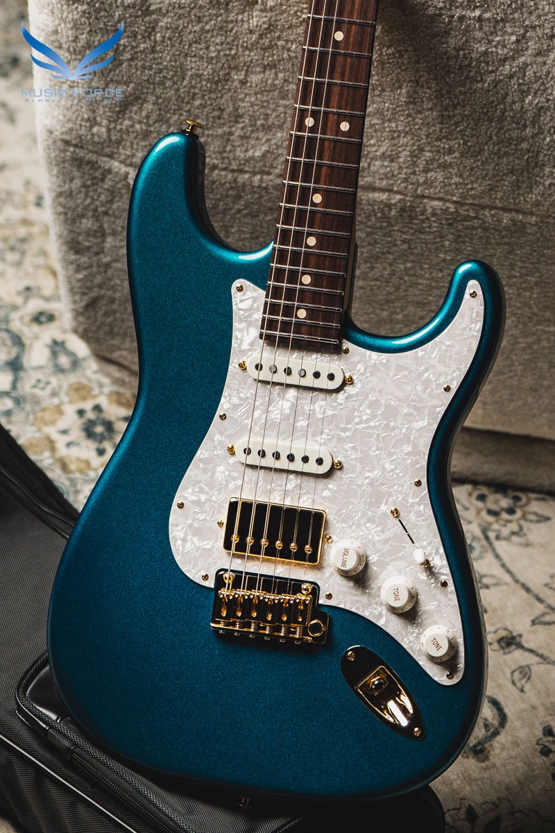 Suhr Classic S Dealer Select Limited Run - Ocean Turquoise Metallic w/White Pearl Pickguard, Match Painted Headstock, Gold Hardware &amp; SSCII System (2024년산/신품) - 79444